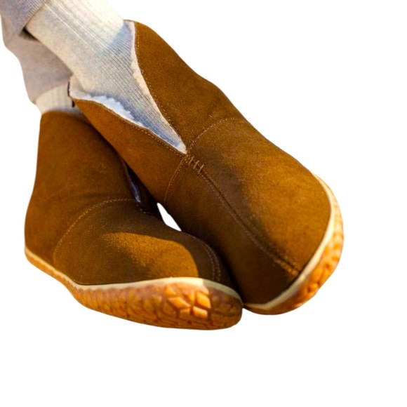 MINNETONKA TUSCON ANKLE BOOTIE PLUSH PILE FUR LINING SIZE Women 10 Men 8 Brown - Picture 1 of 10